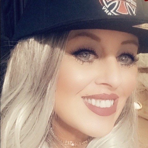 Meet your Posher, Angie - Picture 3 of 3